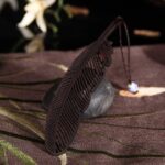Marque page plume noire