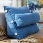Coussin triangulaire bleu
