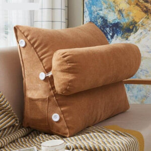 Coussin triangulaire orange